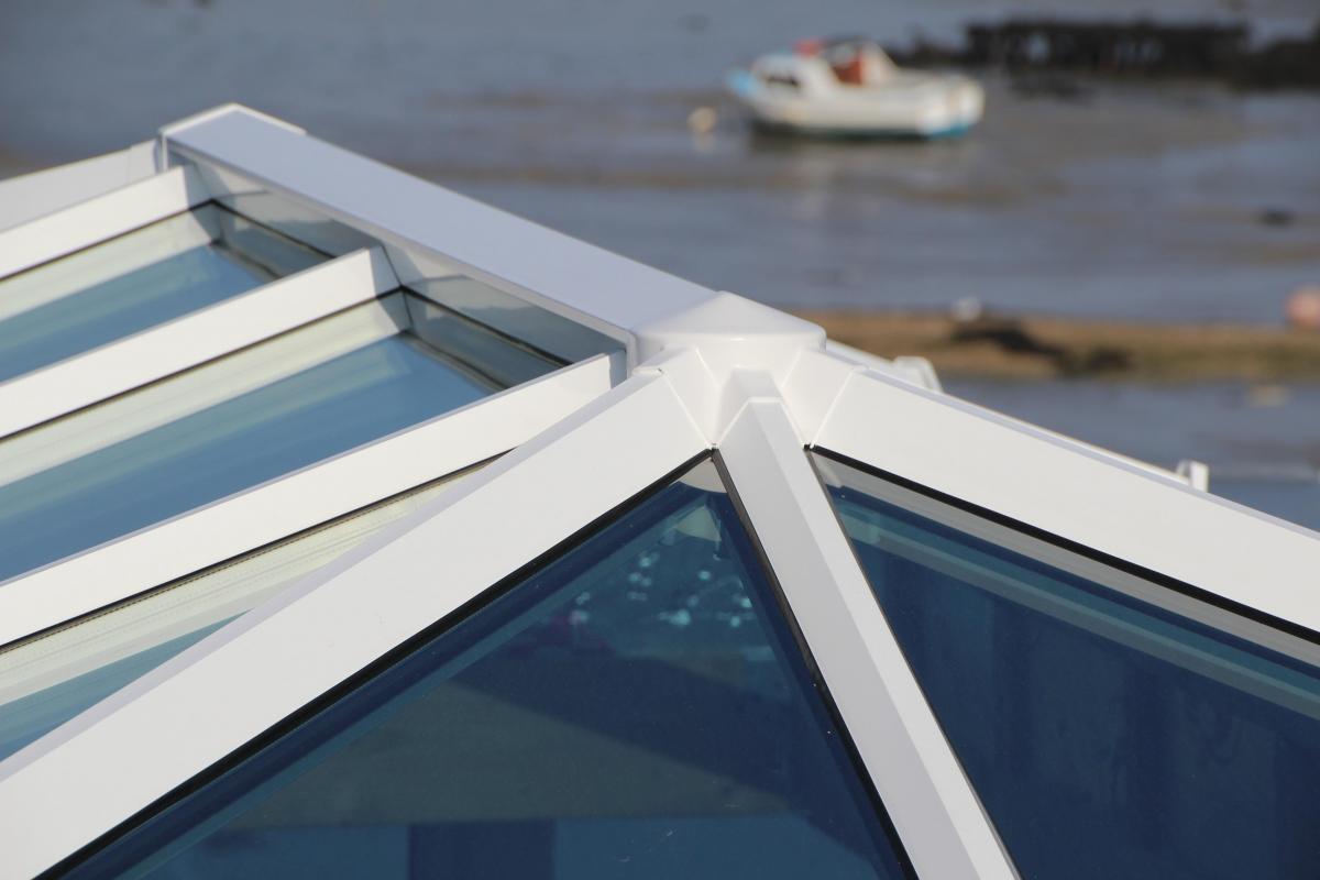 white roof lantern